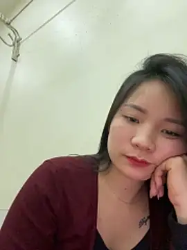 Bee_Yellow00's cam snapshot