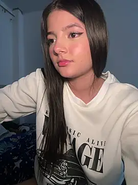 EmmiiGlow's cam snapshot