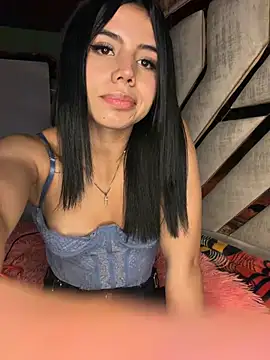 Laura-Khalifa live sex cam