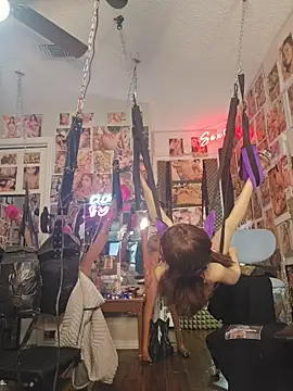 luvs2cumm69 live sex cam