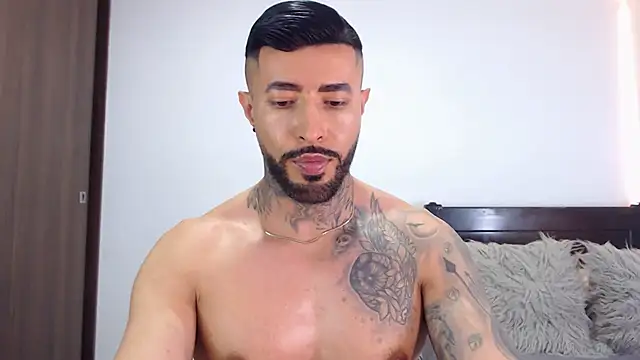 andrea_de_lucaa's cam snapshot