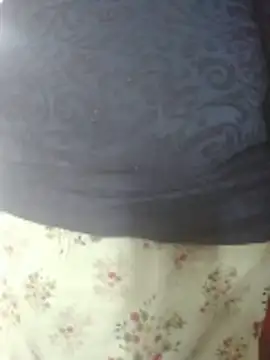 momo_loves's cam snapshot