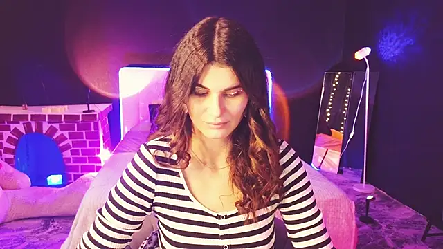 EmilyReal's cam snapshot