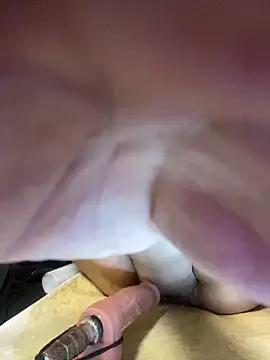 Loer558's cam snapshot