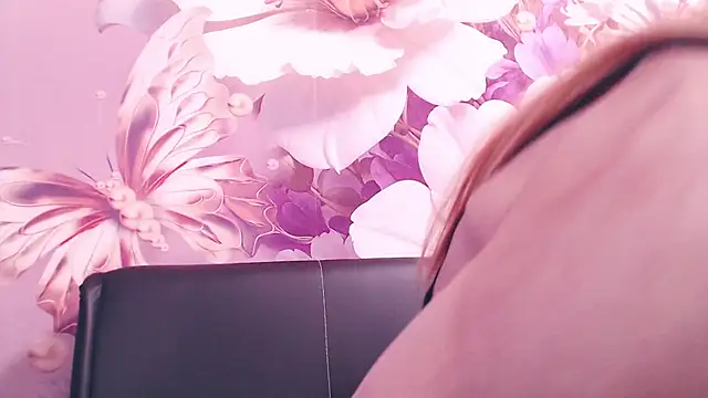 BlondPussy's cam snapshot