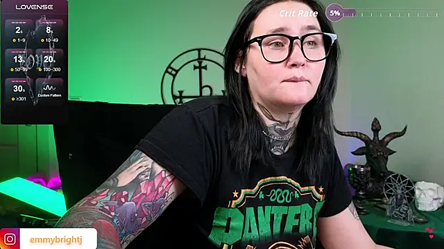 Emmybrightj_'s cam snapshot