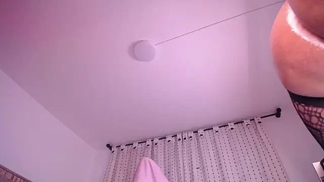 salomecastro_'s cam snapshot