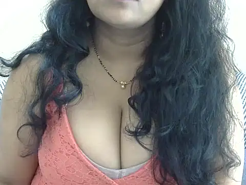 Chatwithsia's cam snapshot