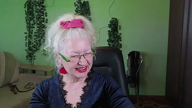 Maya_Mayflower's cam snapshot