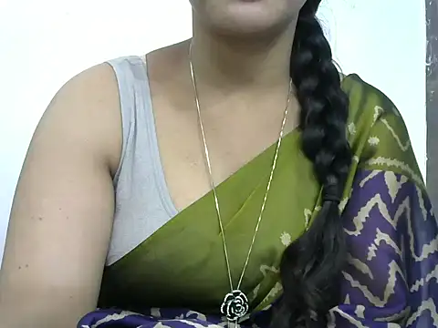 reshmika_reddy's cam snapshot