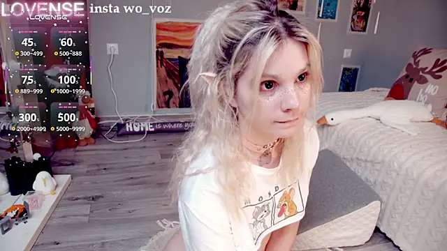 Careful_i_bite's cam snapshot