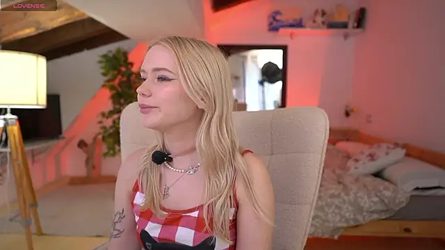 LexieLoree live sex cam