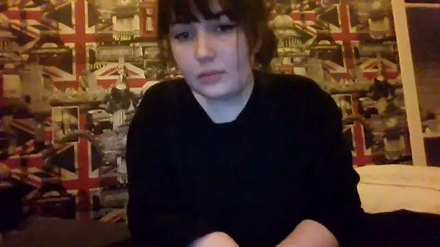 Lynylou live sex cam