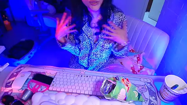kaithra live sex cam