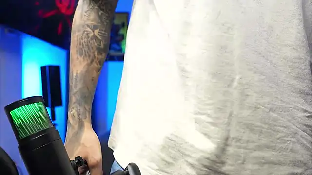 logan_hugh8 live sex cam