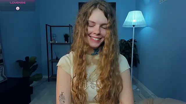 RayaNenlia's cam snapshot