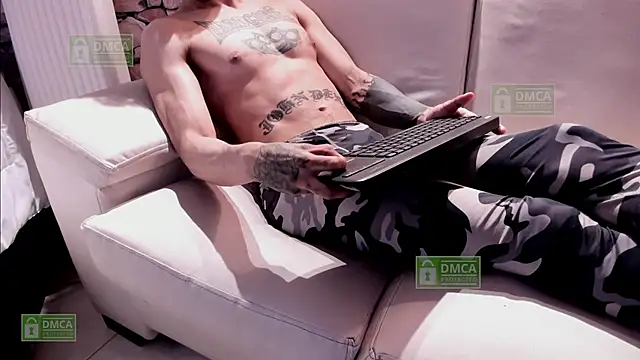 Ink_Hung live sex cam