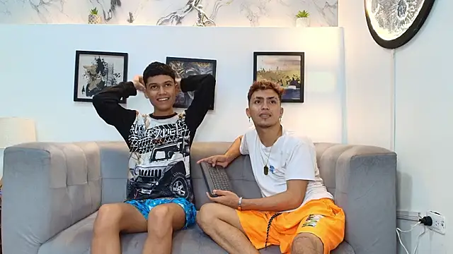 AVENGER_BOYS2026 live sex cam