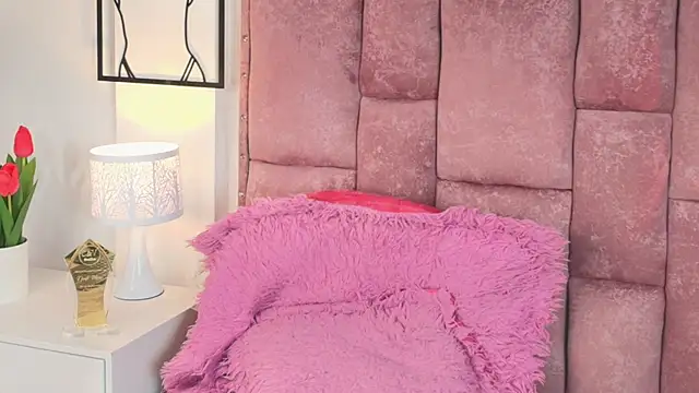 NicolMiller4's cam snapshot