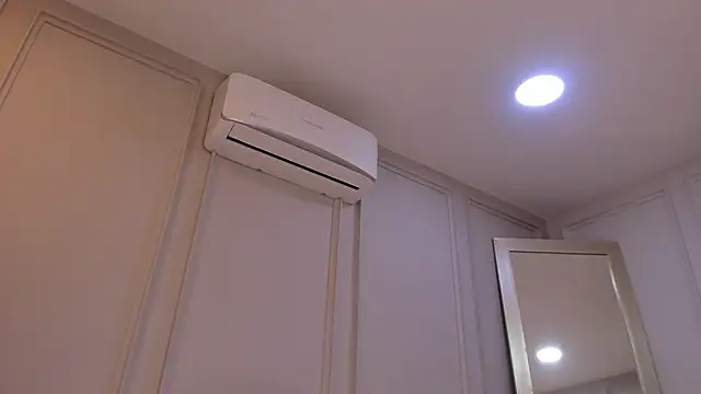 CharlotteBrownn_'s cam snapshot