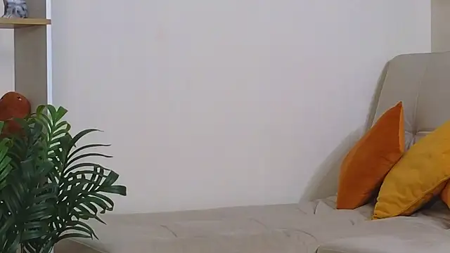 oliviabr0wn0 live sex cam