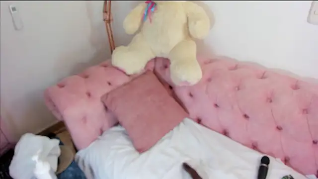 Ashley_Jonness_'s cam snapshot