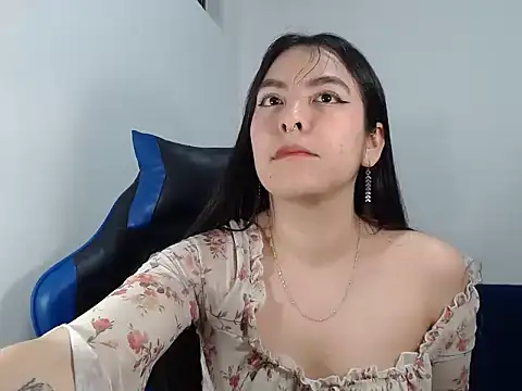 EloiseJun's cam snapshot