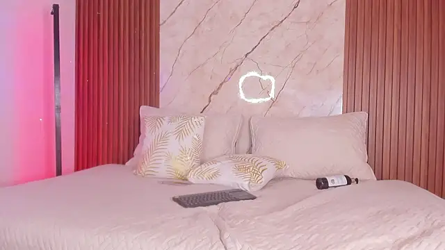 Nataly_evans18's cam snapshot