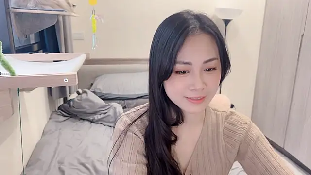 BabyOneDaily's cam snapshot