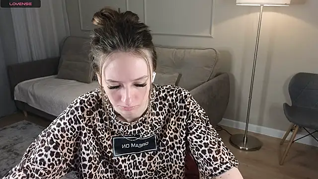 cutienaughtygirl's cam snapshot