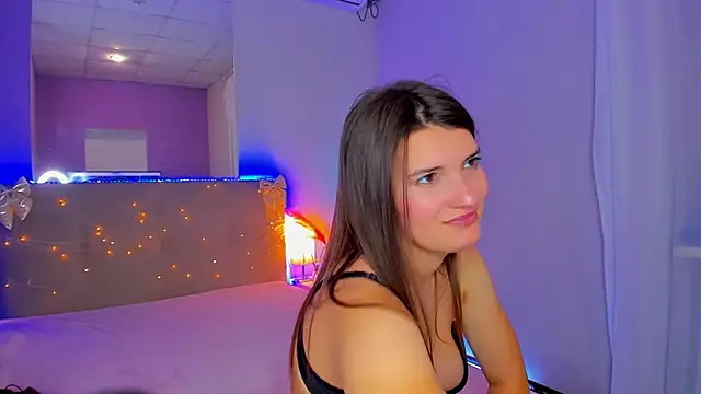 Laura_Leee's cam snapshot