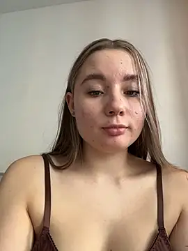 VineraSweet live sex cam