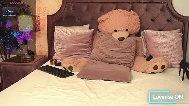 JaneDevine's cam snapshot