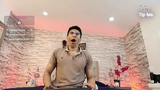 ApoloCruz live sex cam