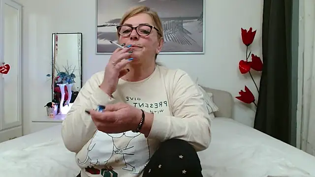 YulliaMilf's cam snapshot