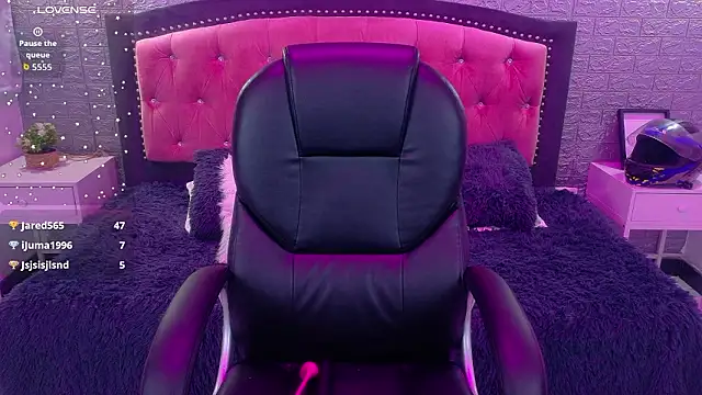 Natalie_loffreda's cam snapshot