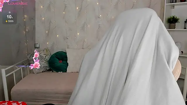 KianaVision's cam snapshot