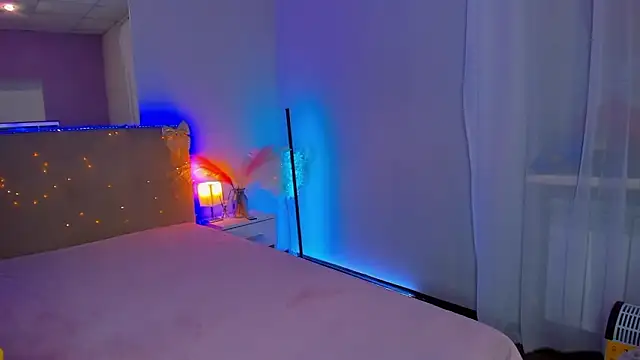 Laura_Leee's cam snapshot