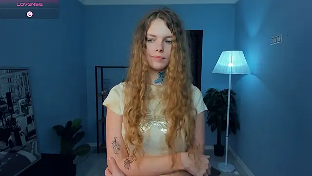 RayaNenlia's cam snapshot