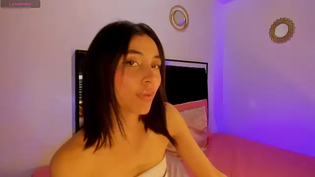 lilithTeen1_'s cam snapshot