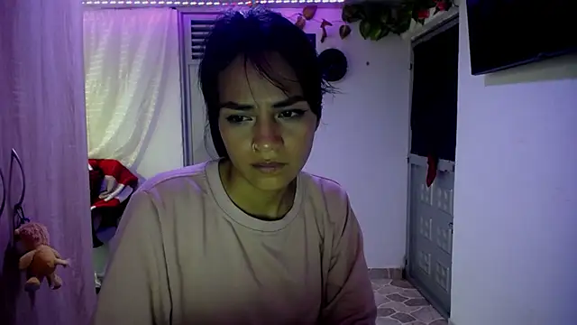 Samara_Homescapes's cam snapshot