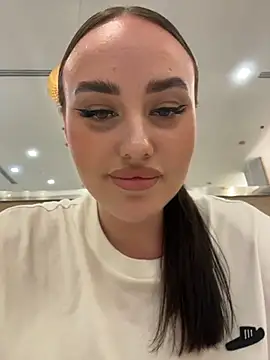 KiraSunshine live sex cam