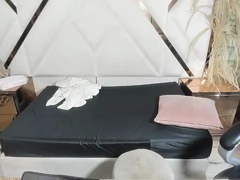 Shara_Oz's cam snapshot