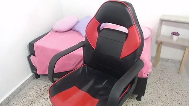 Lisa_Holls's cam snapshot