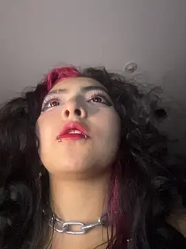 _g0thiccwitch_'s cam snapshot