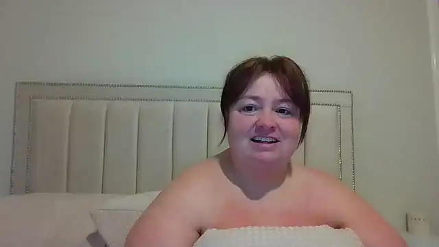 PlusSizeQueenXX's cam snapshot