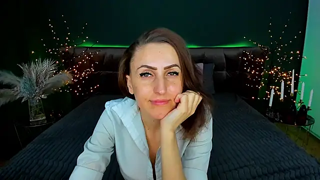 Rebecca_Diamond's cam snapshot