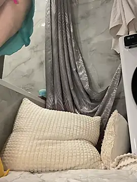 Kitty_Kisss live sex cam