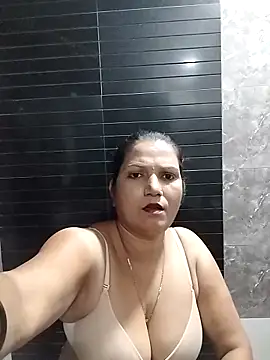 Loveina_horny's cam snapshot