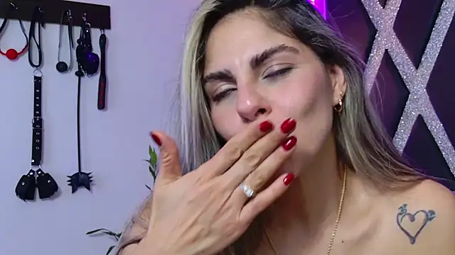 blonde_cat15 live sex cam